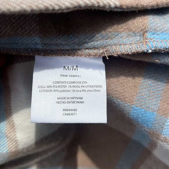 NWOT Thick Flannel Jacket with 4 Pockets - Picture 7 of 9